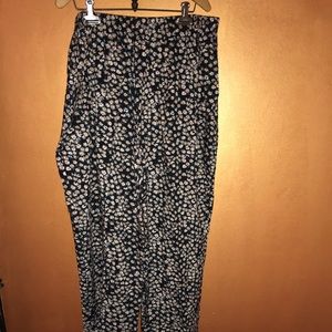 NWOT BFA loose rayon pants with Daisys 3X
